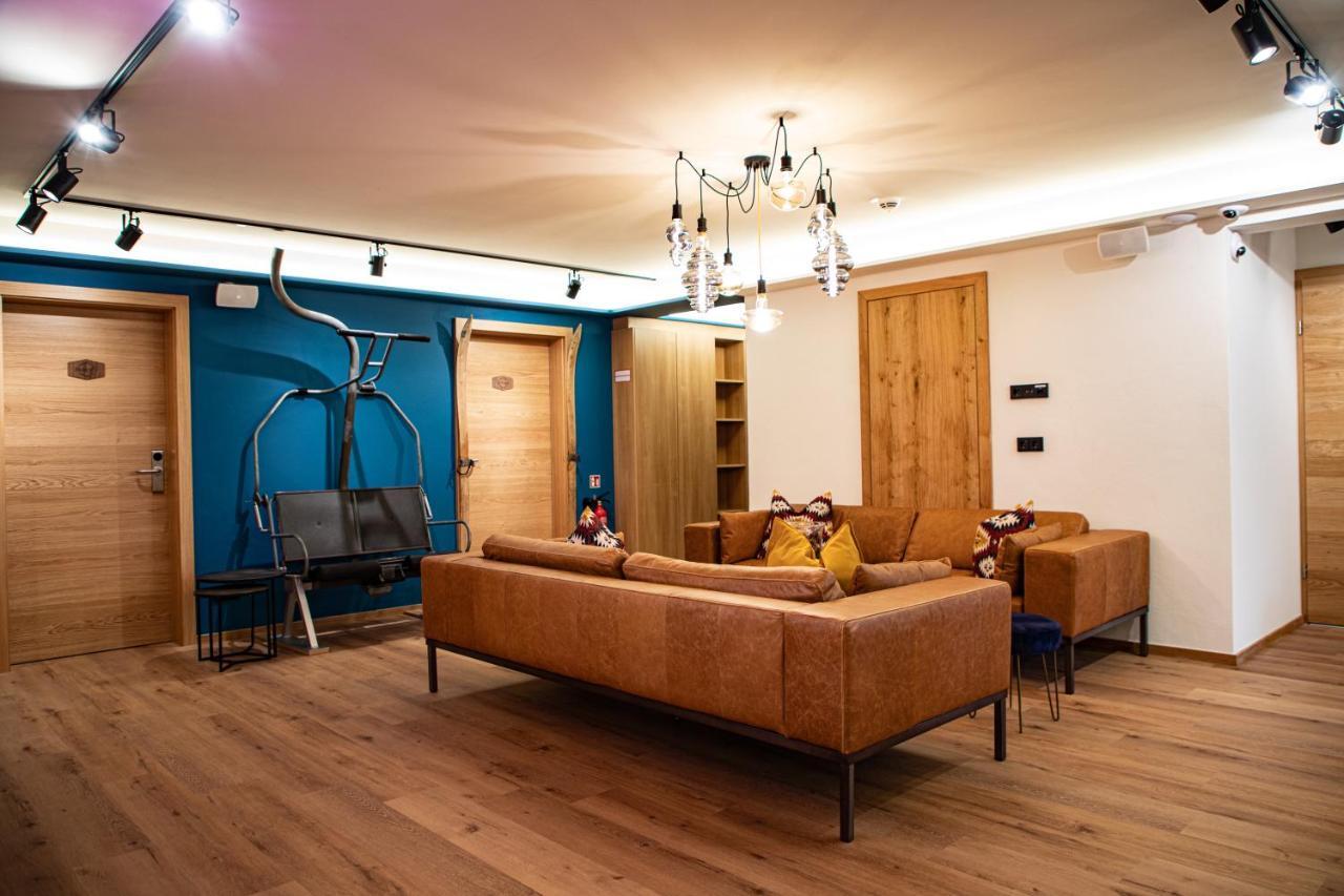 Roomie Alps Design Hostel 키츠부헬 외부 사진